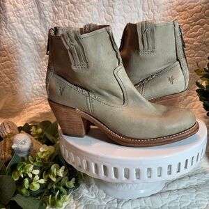 Frye Women's Cream Leather Ankle Booties